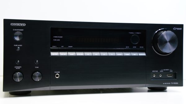 Onkyo TX-NR686 viritinvahvistin